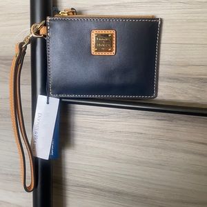 NWT-Dooney&Bourke Smooth Leather Card Wristlet, Midnight Blue